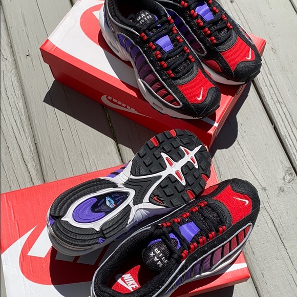 Nike Sneakers - Picture 7 of 7